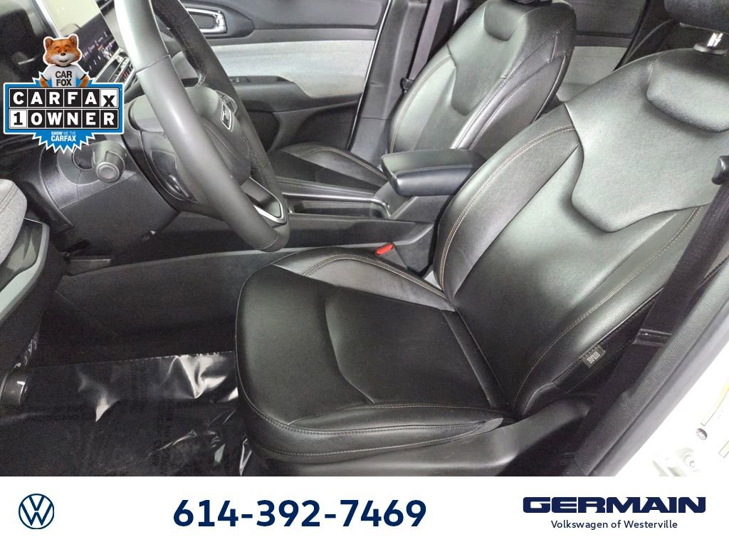 Used 2024 Jeep Compass Latitude w/ Sun and Sound Group image 16