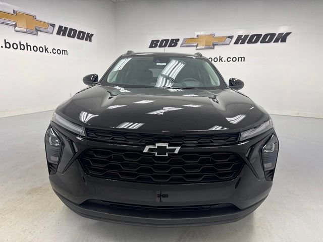 Used 2026 Chevrolet Trax LT w/ Driver Confidence Package FWD image 2
