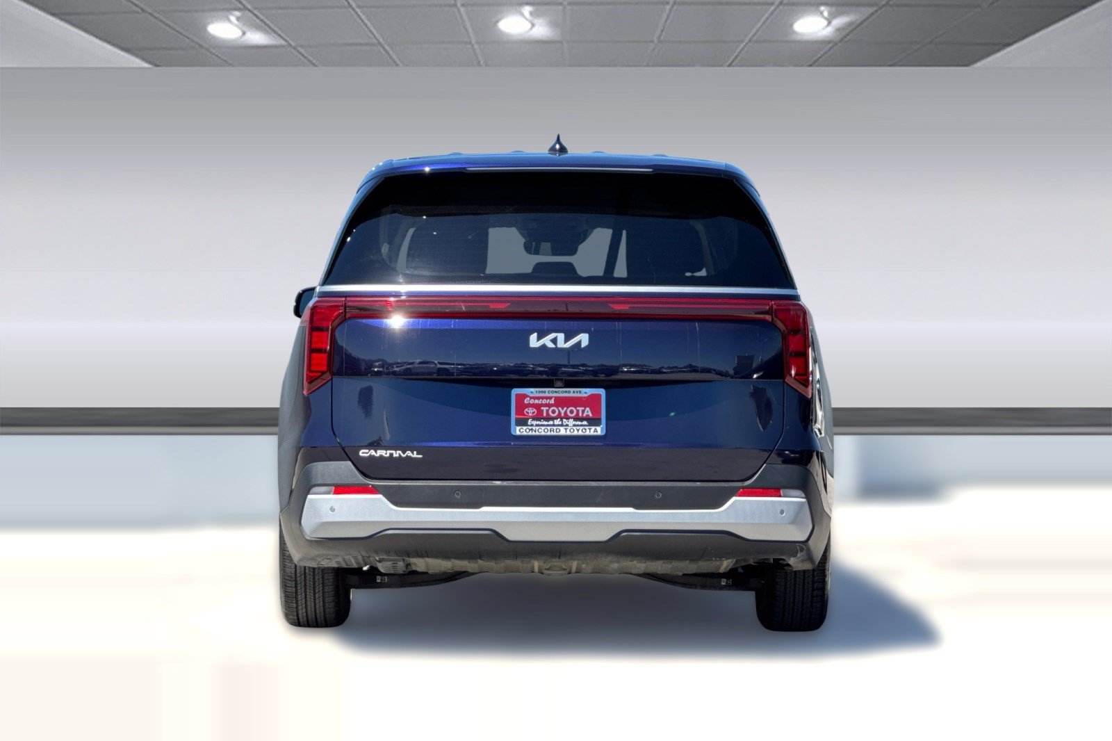 Used 2026 Kia Carnival FWD image 10