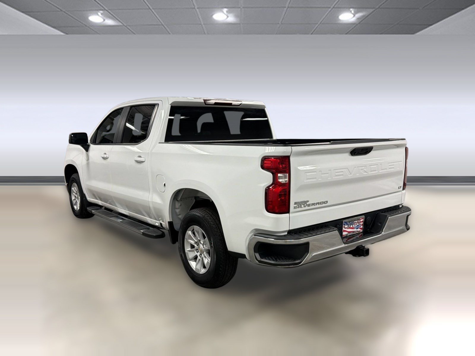 Used 2023 Chevrolet Silverado 1500 LT RWD image 2