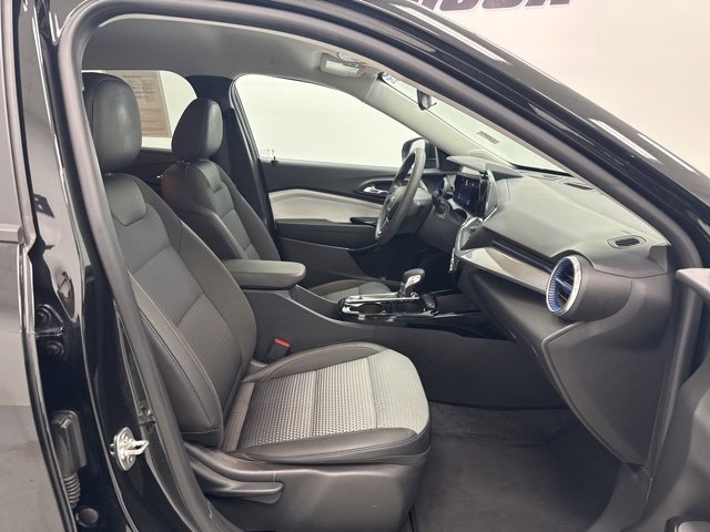 Used 2024 Chevrolet Trax LT image 28