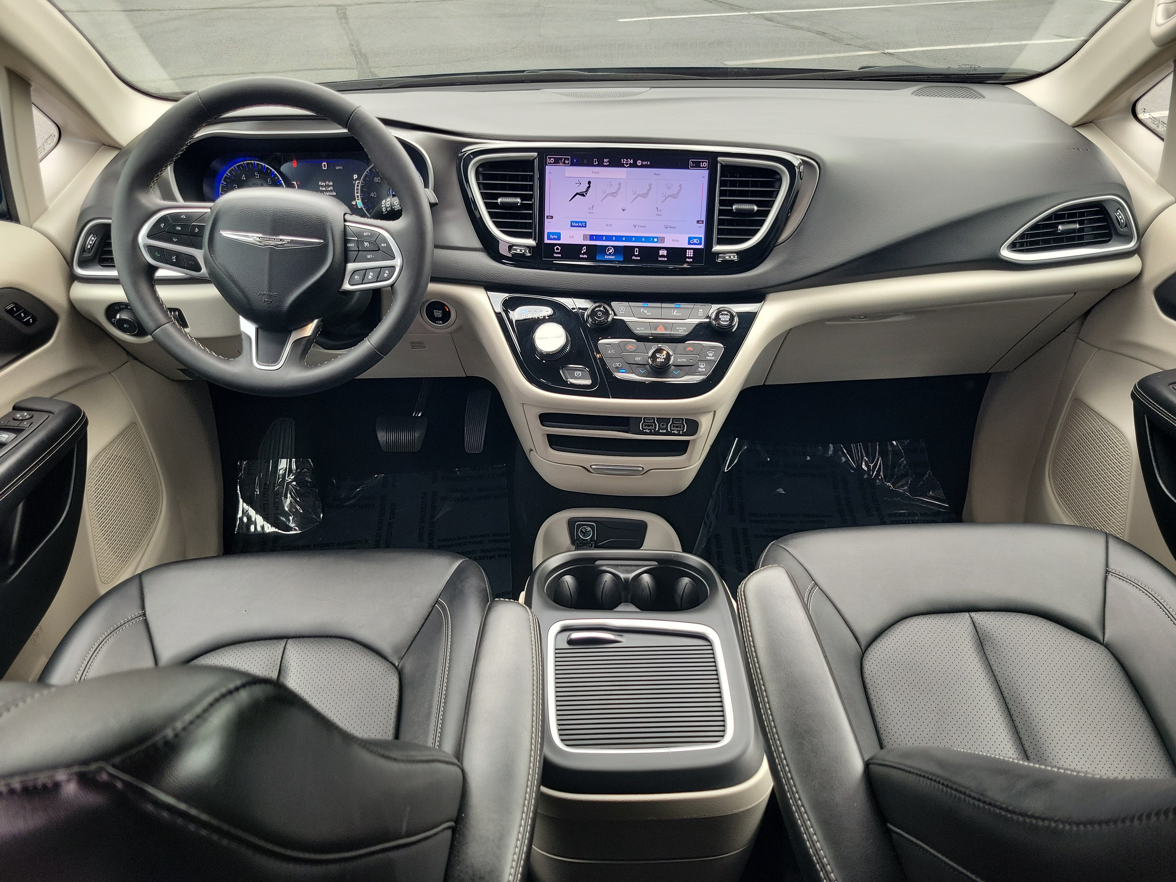 Used 2024 Chrysler Pacifica Touring-L FWD image 13