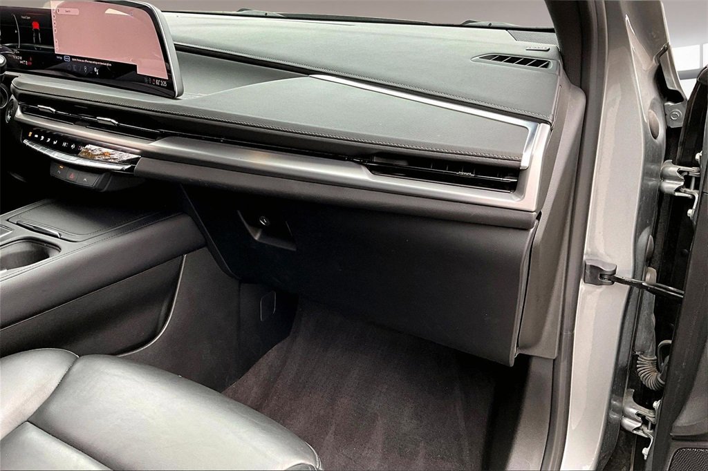 Certified 2024 Cadillac XT4 Premium Luxury image 16