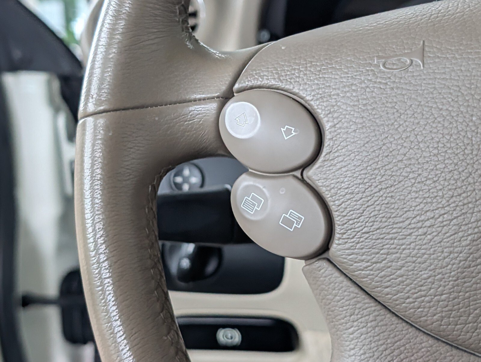 Used 2007 Mercedes-Benz CLK 350 Cabriolet image 16