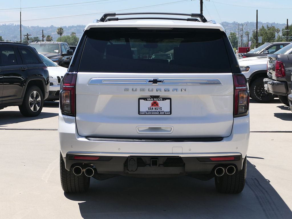 Used 2024 Chevrolet Suburban High Country w/ Advanced Technology Package AWD/4WD image 4