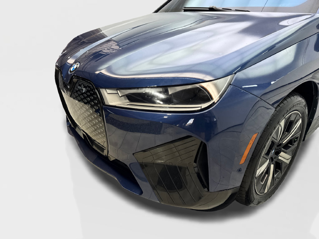 Used 2024 BMW iX xDrive50 w/ Sport Package AWD/4WD image 18