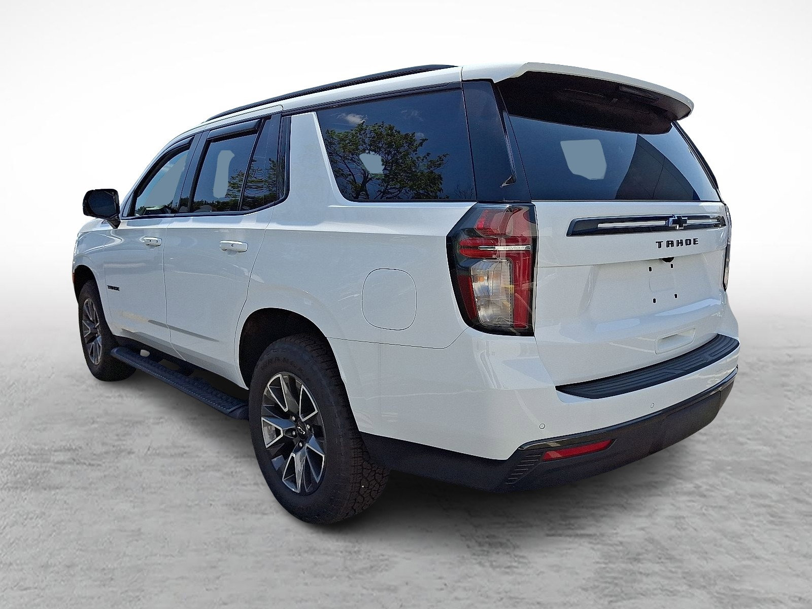 Certified 2021 Chevrolet Tahoe Z71 w/ Luxury Package image 5