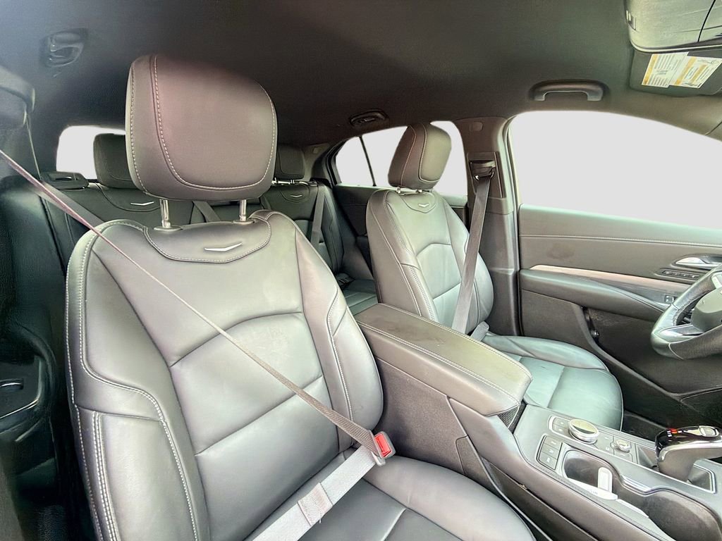 Used 2025 Cadillac XT4 Premium Luxury FWD image 27