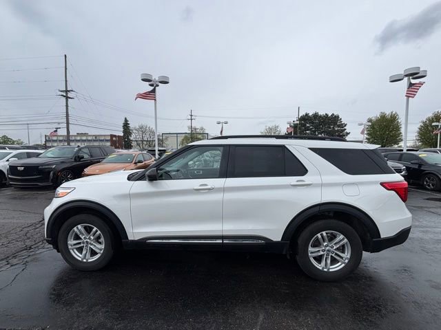 Used 2023 Ford Explorer XLT w/ Equipment Group 202A AWD/4WD image 9