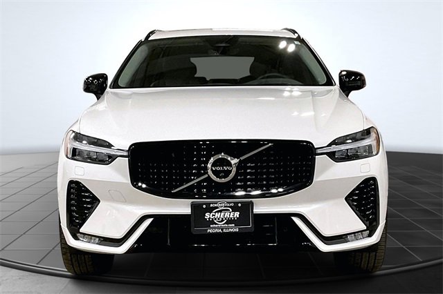 Certified 2023 Volvo XC60 B5 Ultimate w/ Climate Package image 4