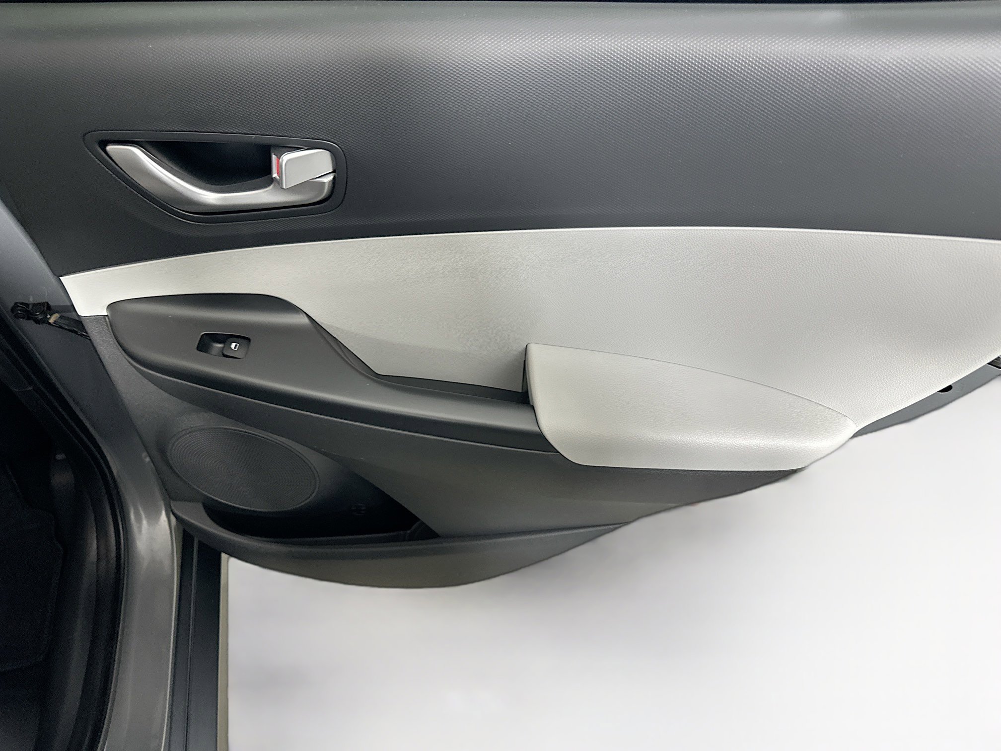 Used 2023 Hyundai Kona SE w/ Cargo Package image 27