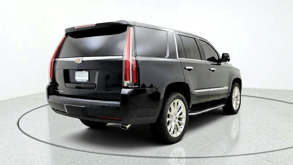 Used 2019 Cadillac Escalade Luxury AWD/4WD image 5