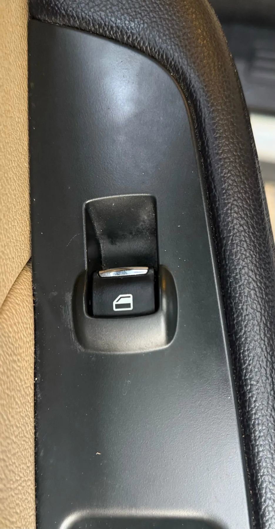 Used 2016 Ford Explorer XLT w/ Equipment Group 202A image 31