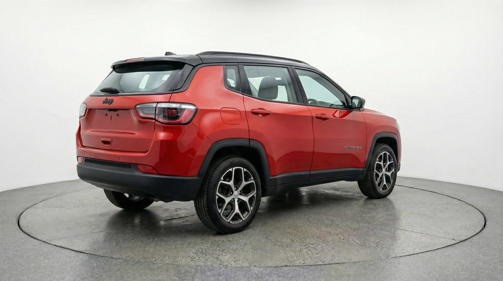 Used 2025 Jeep Compass Limited image 9