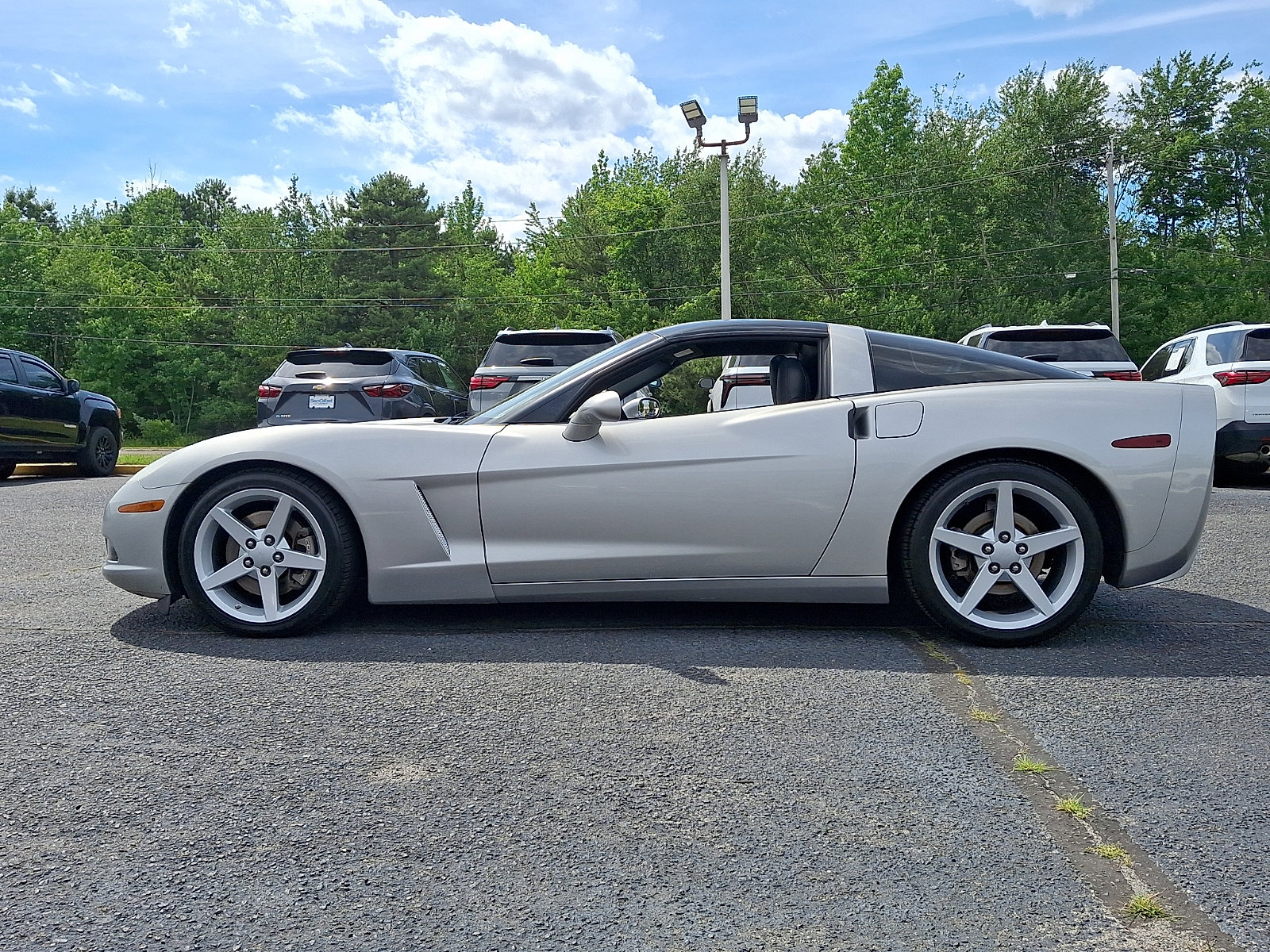 Used 2005 Chevrolet Corvette Coupe w/ Preferred Equipment Group RWD image 4