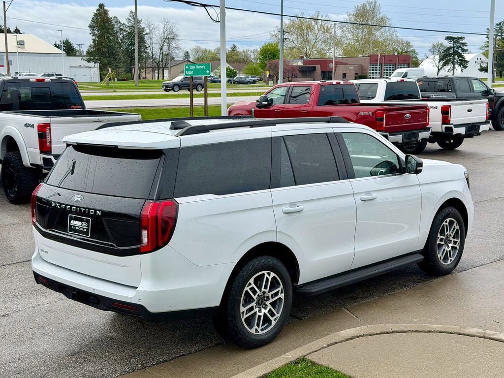 Certified 2025 Ford Expedition Active AWD/4WD image 6