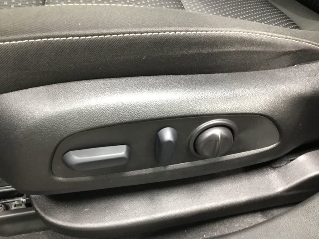 Used 2023 GMC Acadia SLE w/ Driver Convenience Package image 8