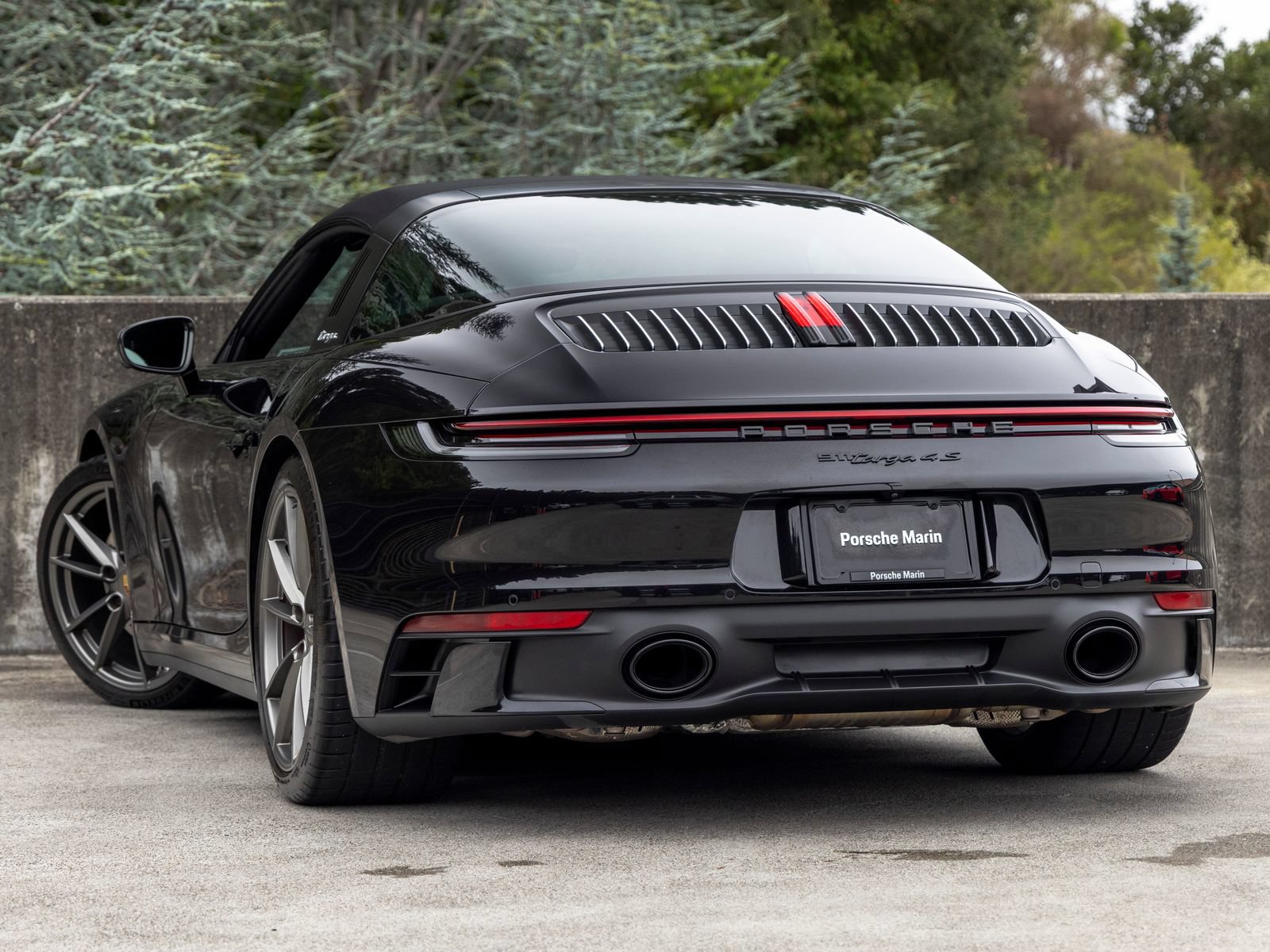 Certified 2024 Porsche 911 Targa 4S w/ Premium Package AWD/4WD image 3