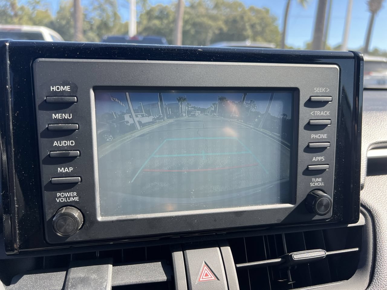 Used 2019 Toyota RAV4 LE FWD image 25