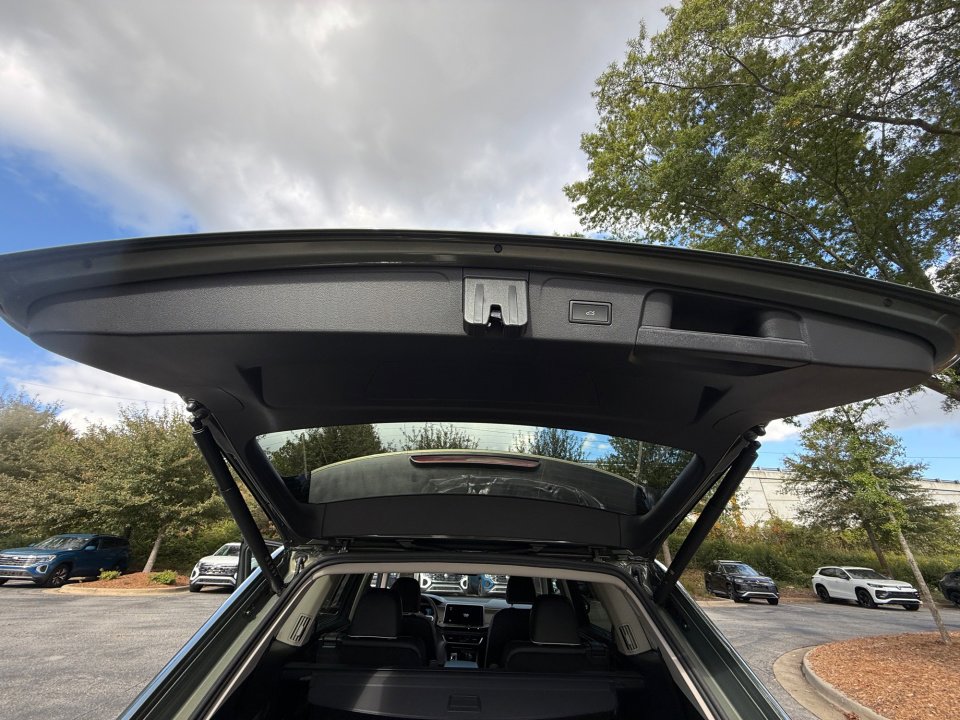 New 2026 Volkswagen Atlas SEL Premium R-Line image 14