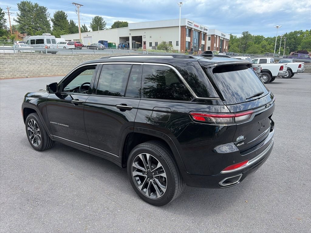 Used 2023 Jeep Grand Cherokee Overland AWD/4WD image 8