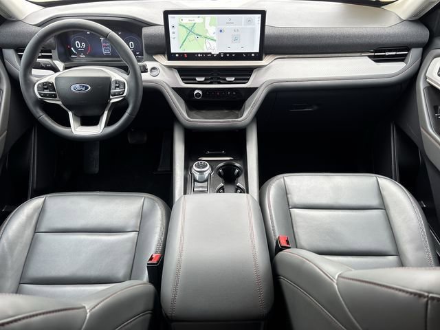 Used 2025 Ford Explorer Active w/ Active Comfort Package image 11