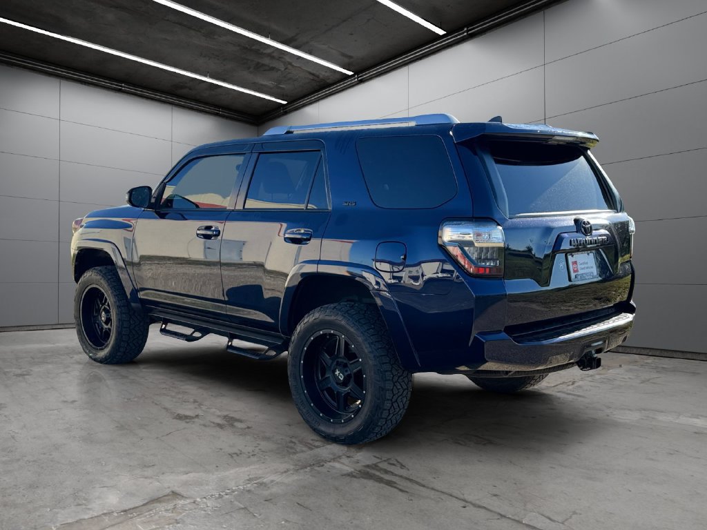 Certified 2018 Toyota 4Runner SR5 Premium AWD/4WD image 3