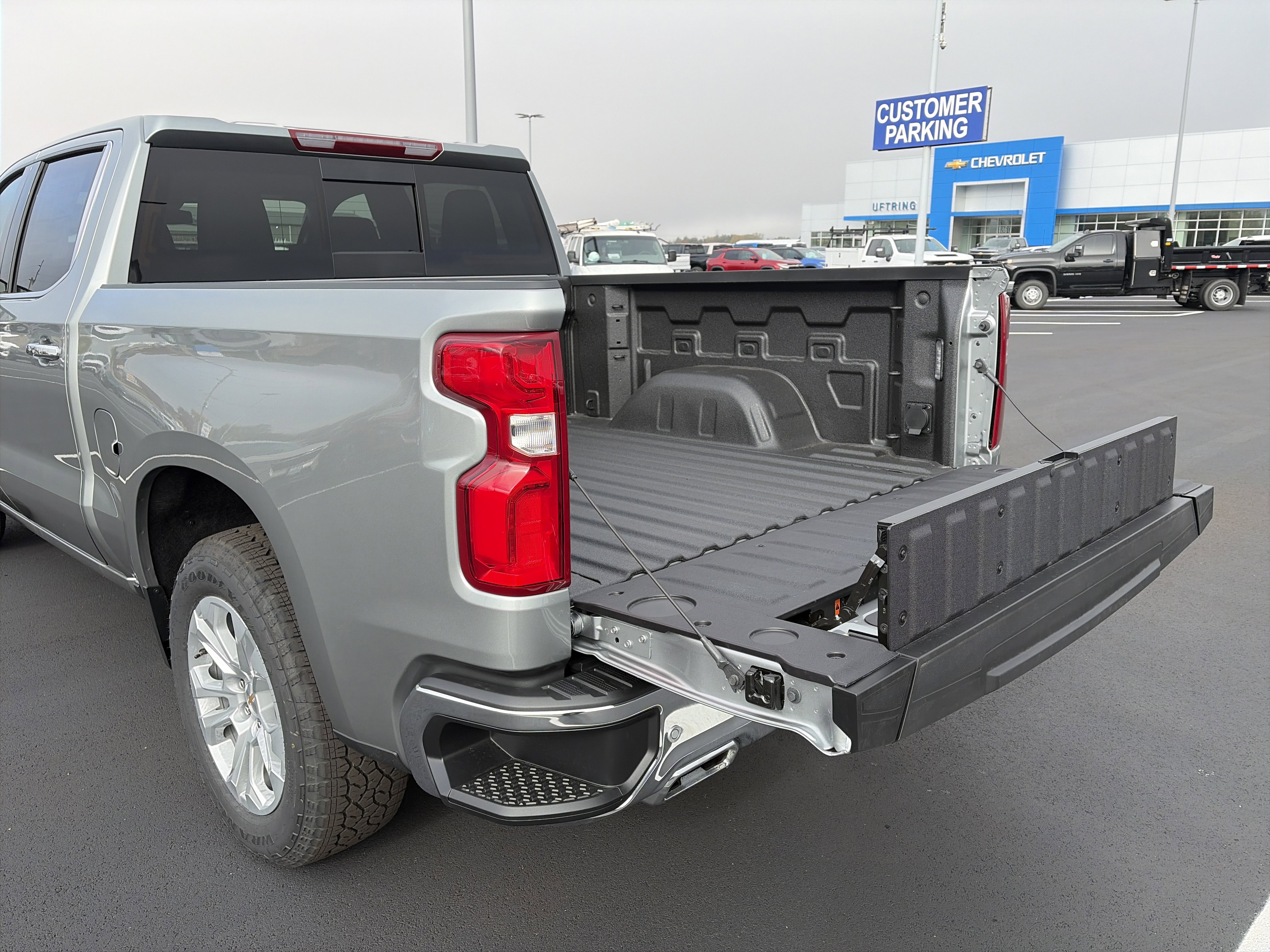 New 2026 Chevrolet Silverado 1500 LTZ w/ LTZ Premium Package image 8
