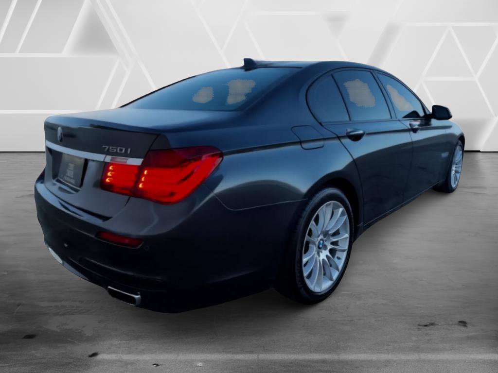 Used 2015 BMW 750i RWD image 8
