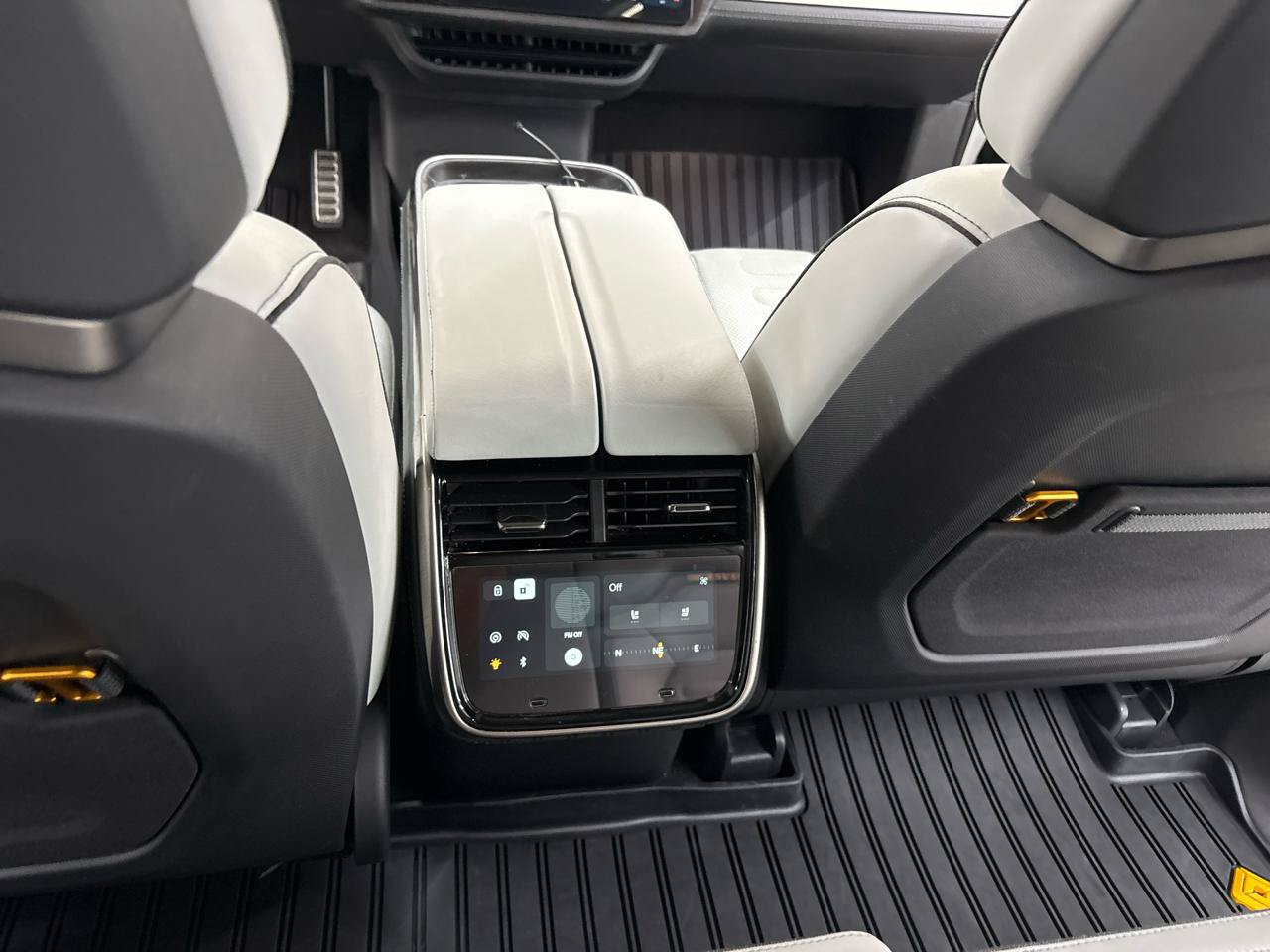 Used 2023 Rivian R1S Adventure Quad AWD/4WD image 19
