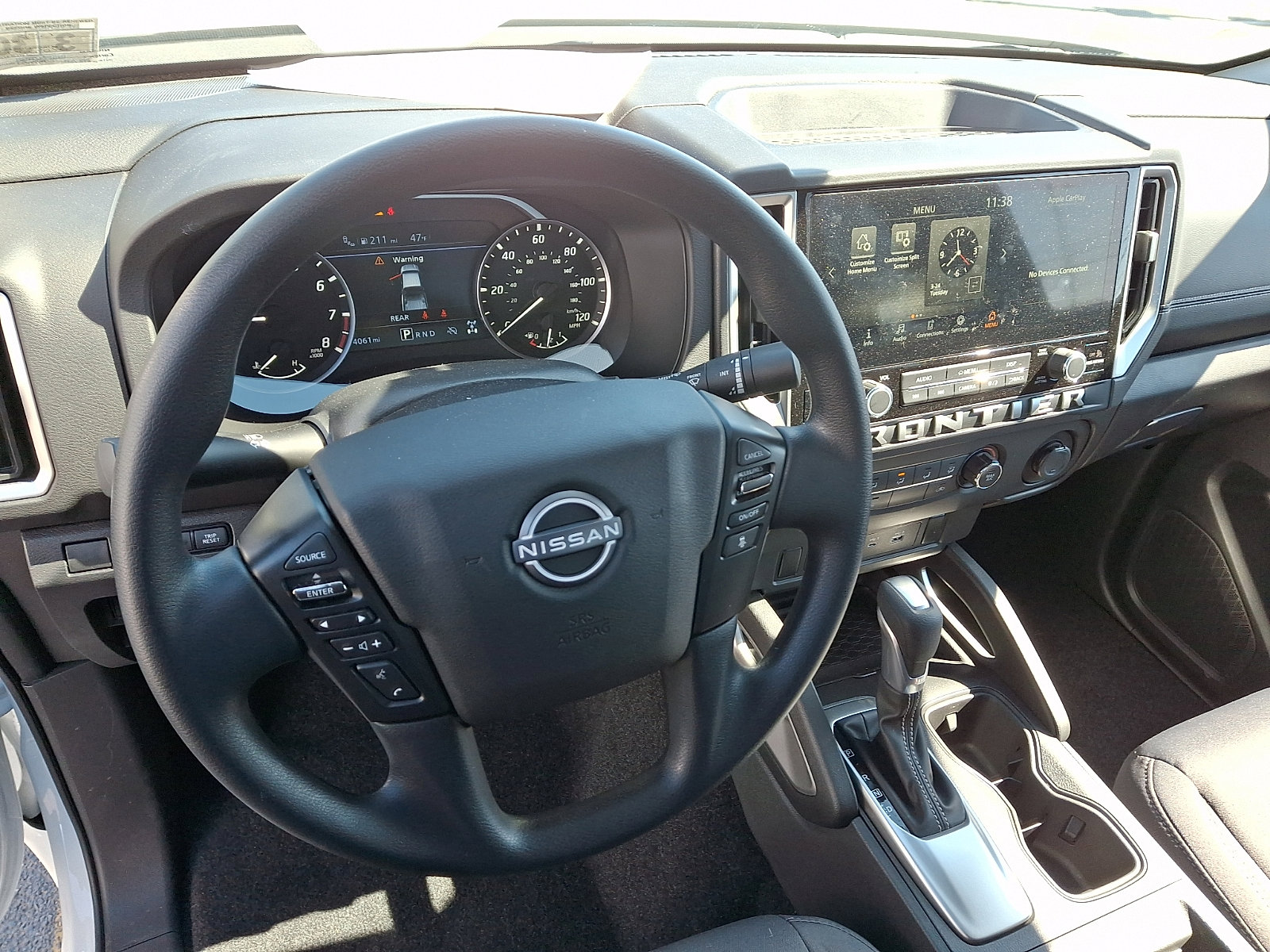 Used 2025 Nissan Frontier SV image 13