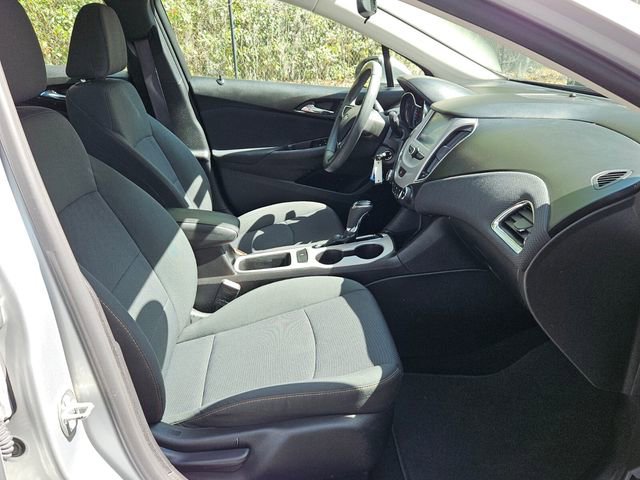 Used 2017 Chevrolet Cruze LS FWD image 15