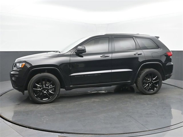 Used 2022 Jeep Grand Cherokee Laredo X image 2