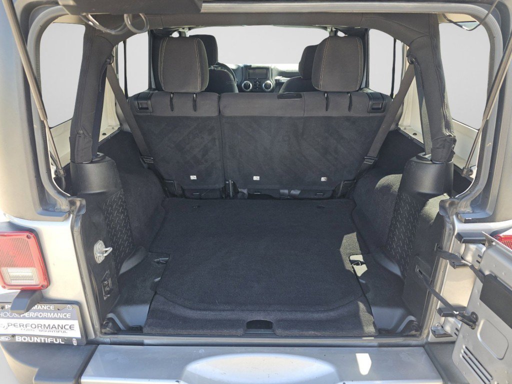 Used 2018 Jeep Wrangler Unlimited Sahara AWD/4WD image 23