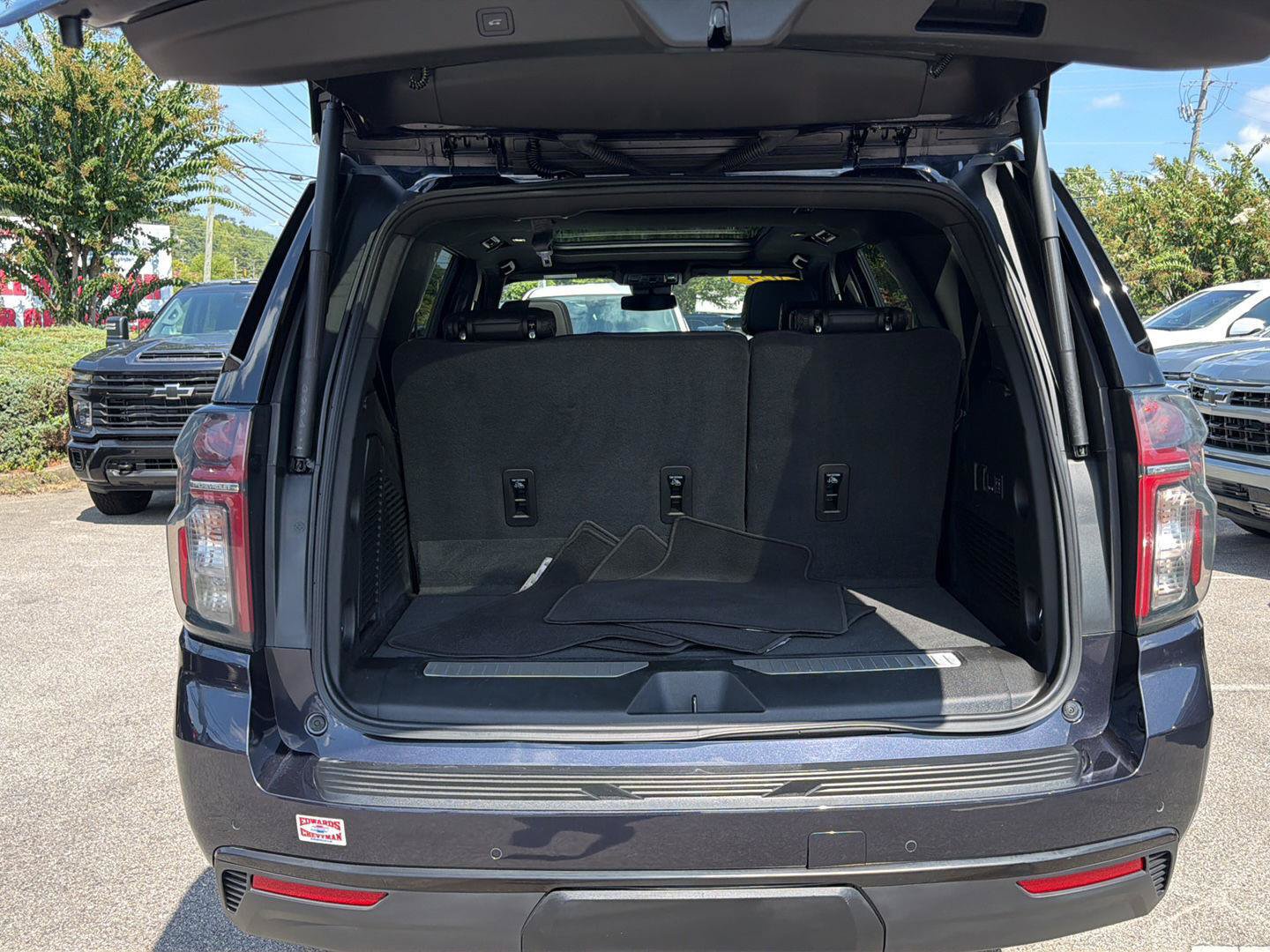 Used 2024 Chevrolet Tahoe RST w/ Luxury Package RWD image 37