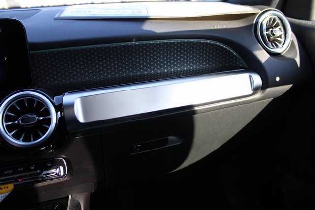 New 2024 Mercedes-Benz EQB 300 4MATIC image 34