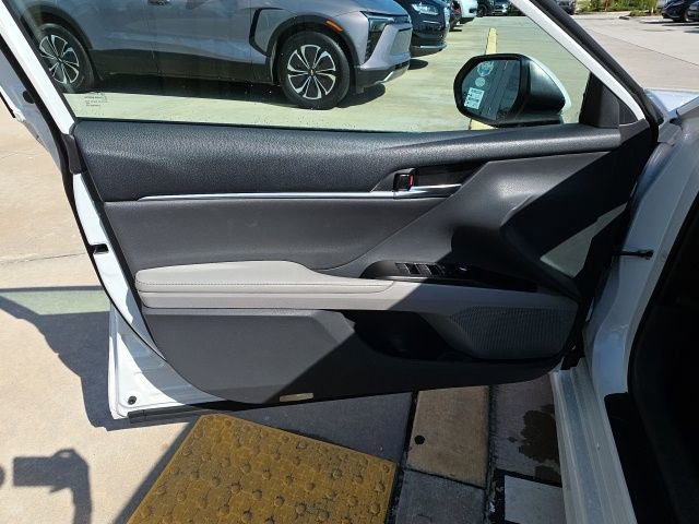 Used 2021 Toyota Camry XSE w/ Navigation Package image 11