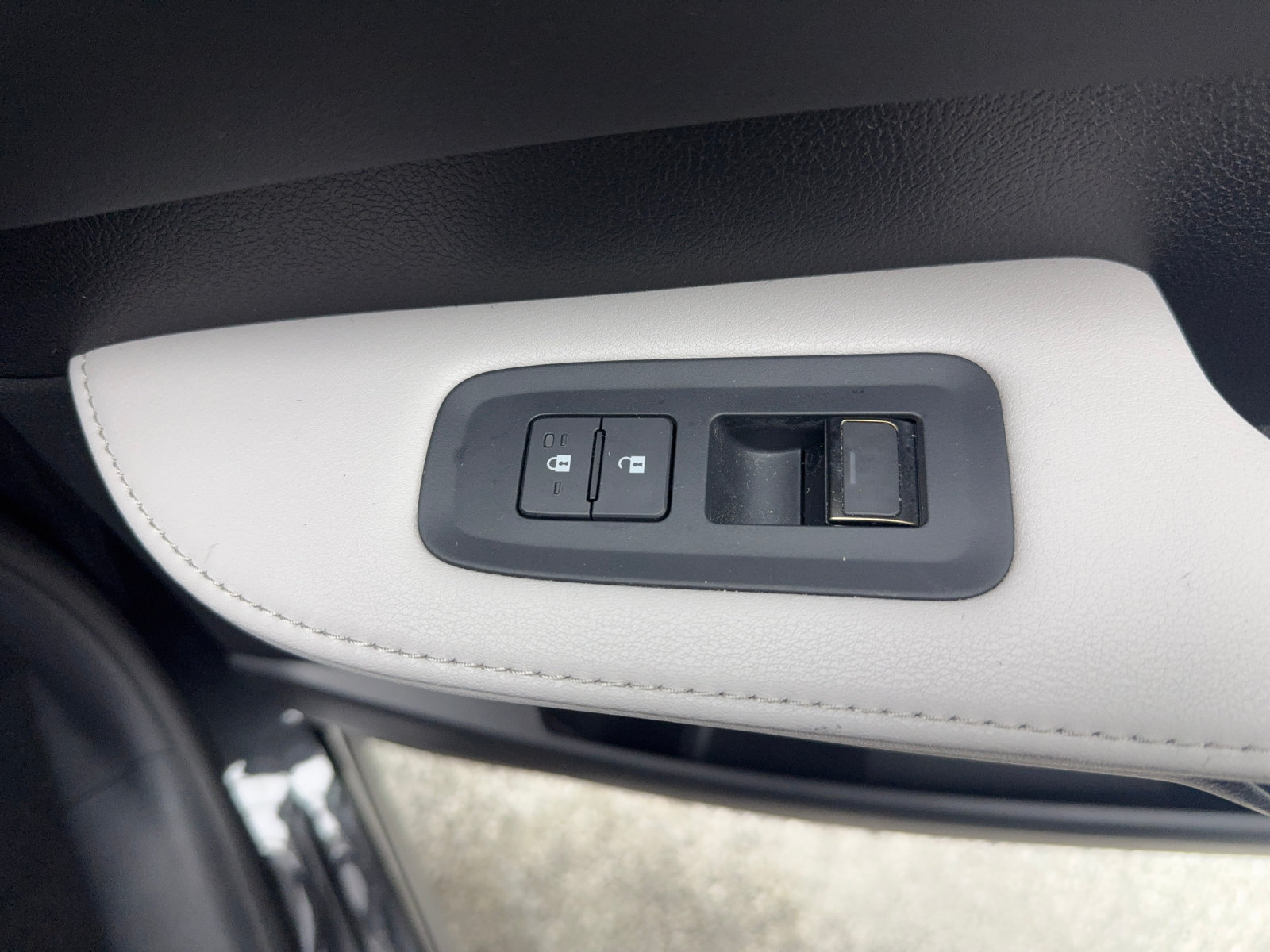 Used 2024 Lexus RX 350 Premium w/ Convenience Package FWD image 38