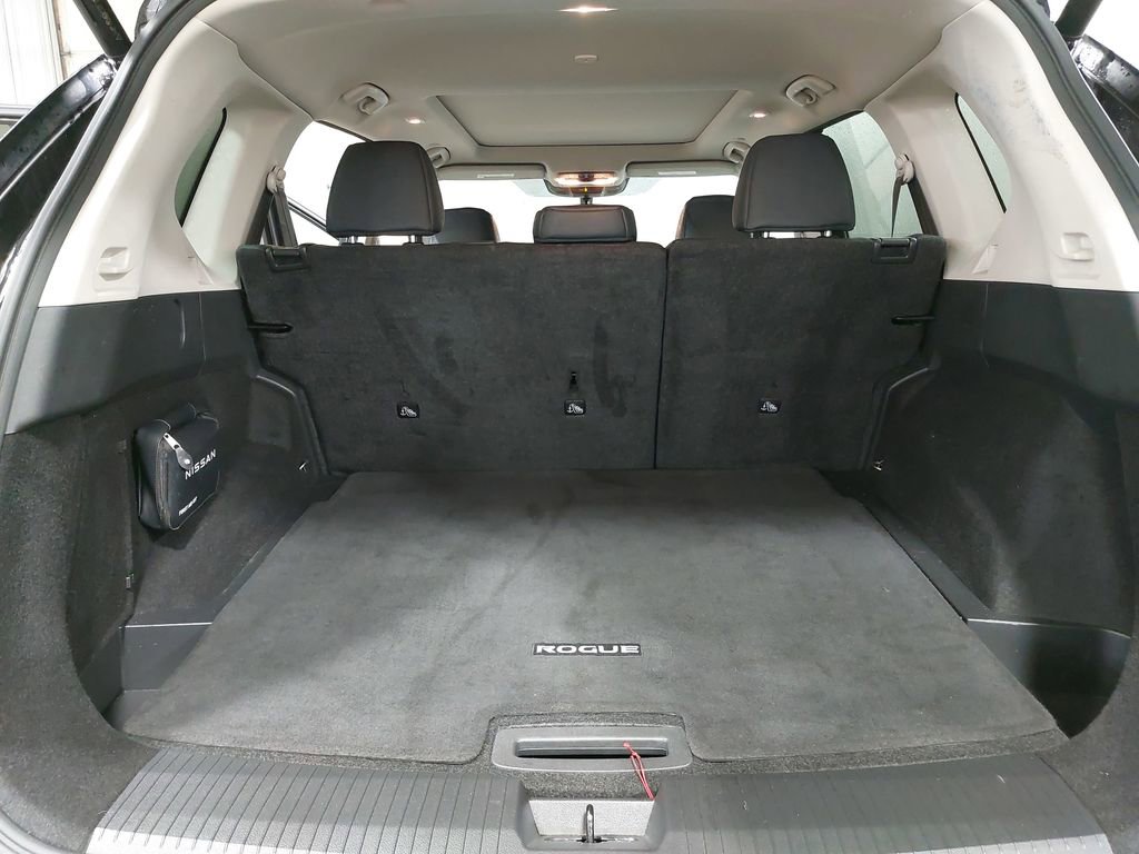 Used 2023 Nissan Rogue SV w/ SV Premium B Package image 12