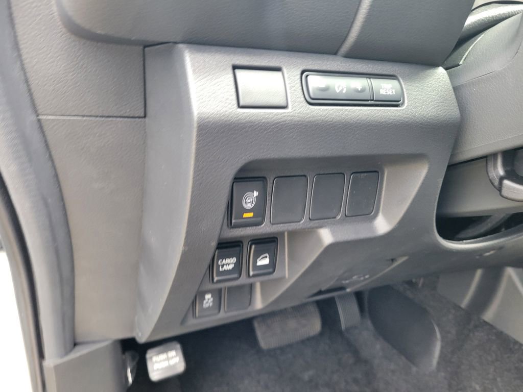 New 2025 Nissan Frontier SV image 17