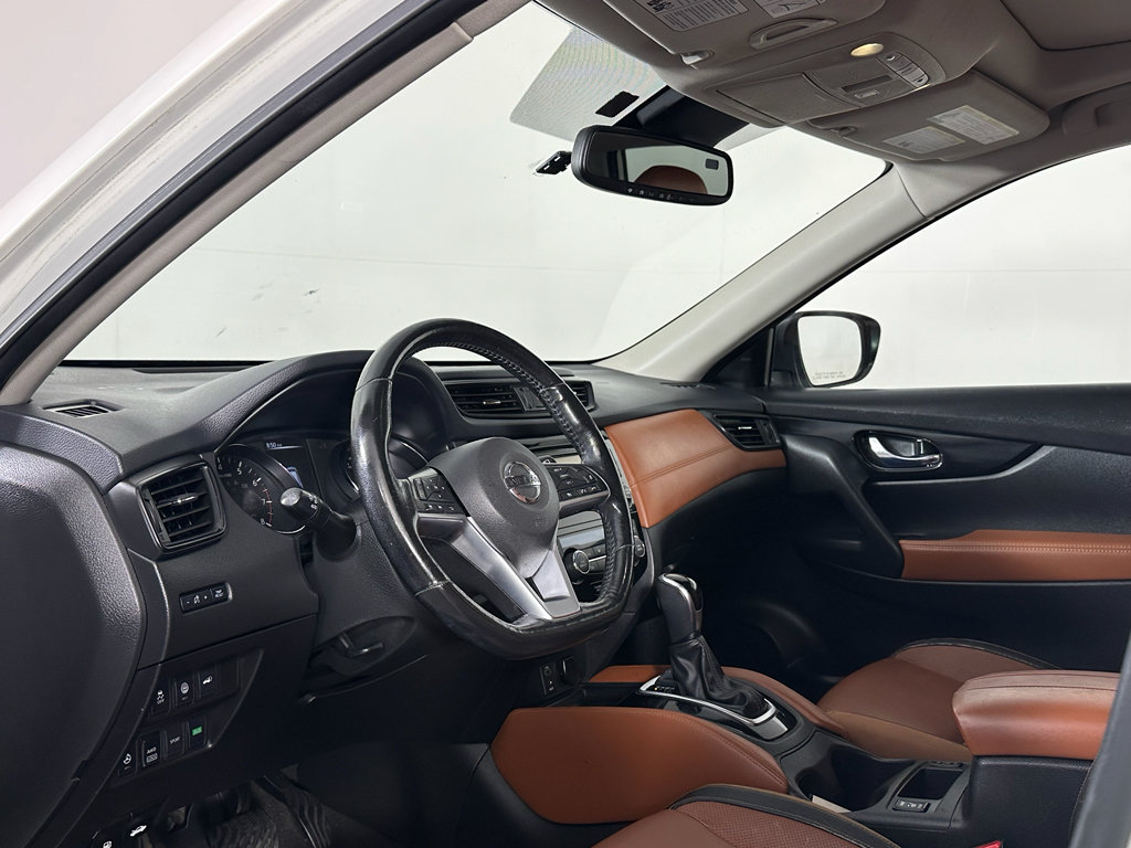 Used 2017 Nissan Rogue SL w/ SL Premium Package AWD/4WD image 3