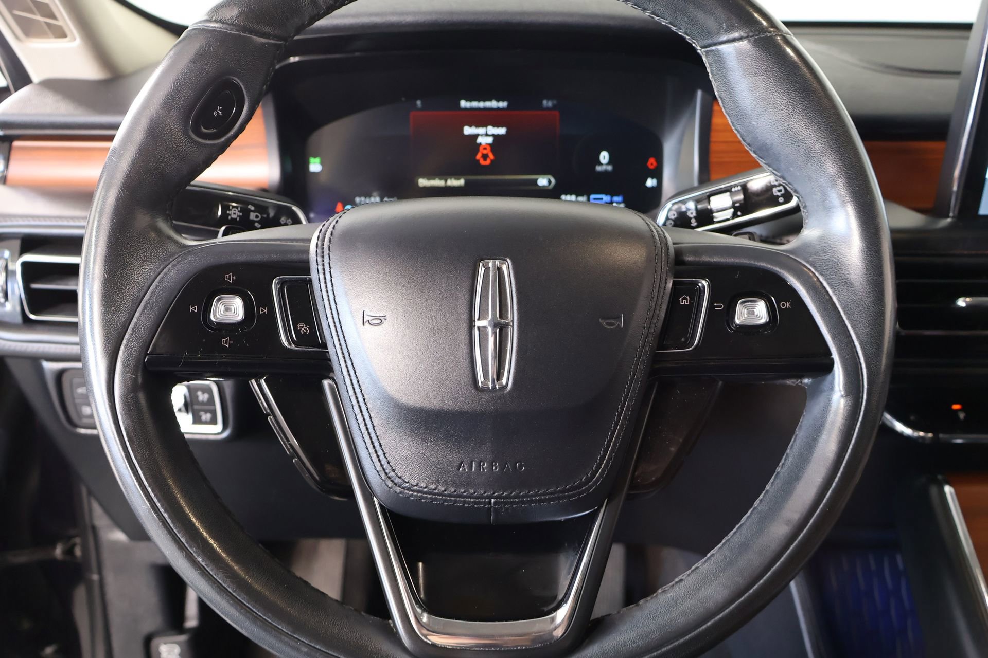 Used 2021 Lincoln Aviator Grand Touring w/ Equipment Group 302A image 3