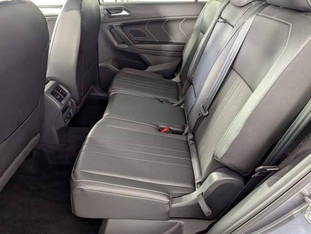 Used 2024 Volkswagen Tiguan SE image 28