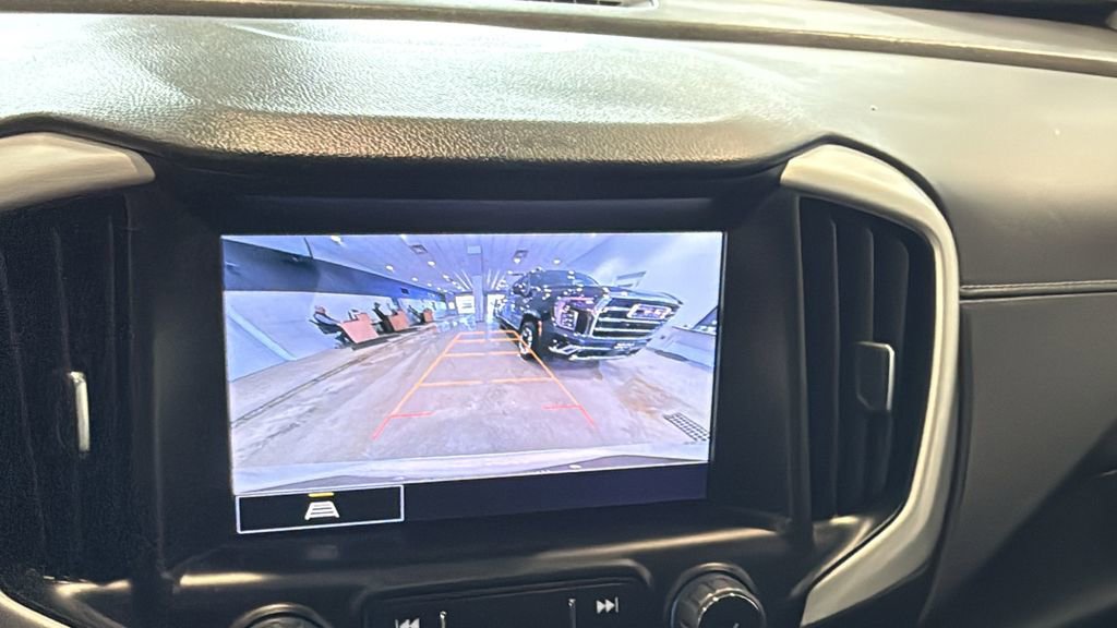 Used 2023 GMC Terrain SLE w/ Driver Convenience Package image 35