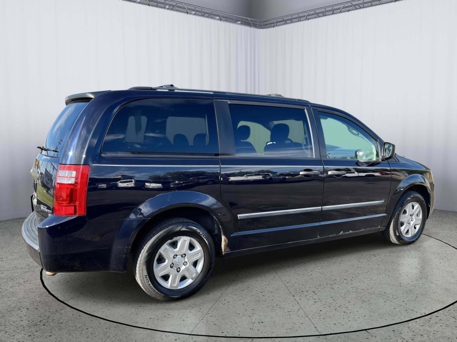 Used 2010 Dodge Grand Caravan SE image 6