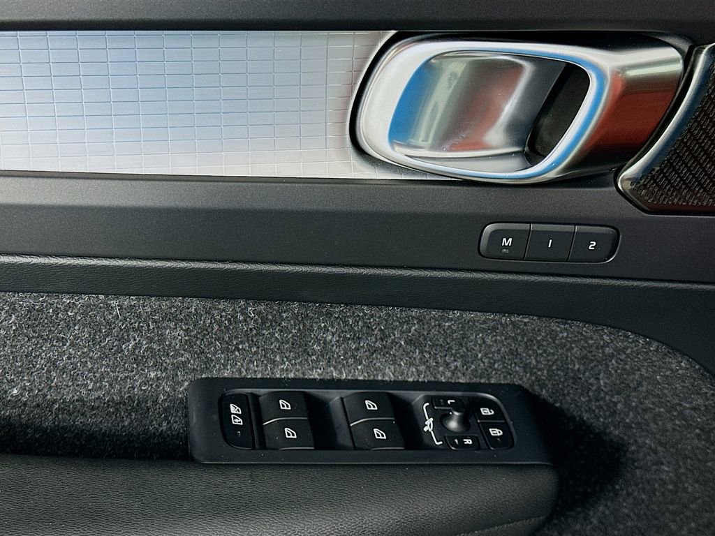 Used 2019 Volvo XC40 T5 Momentum image 18