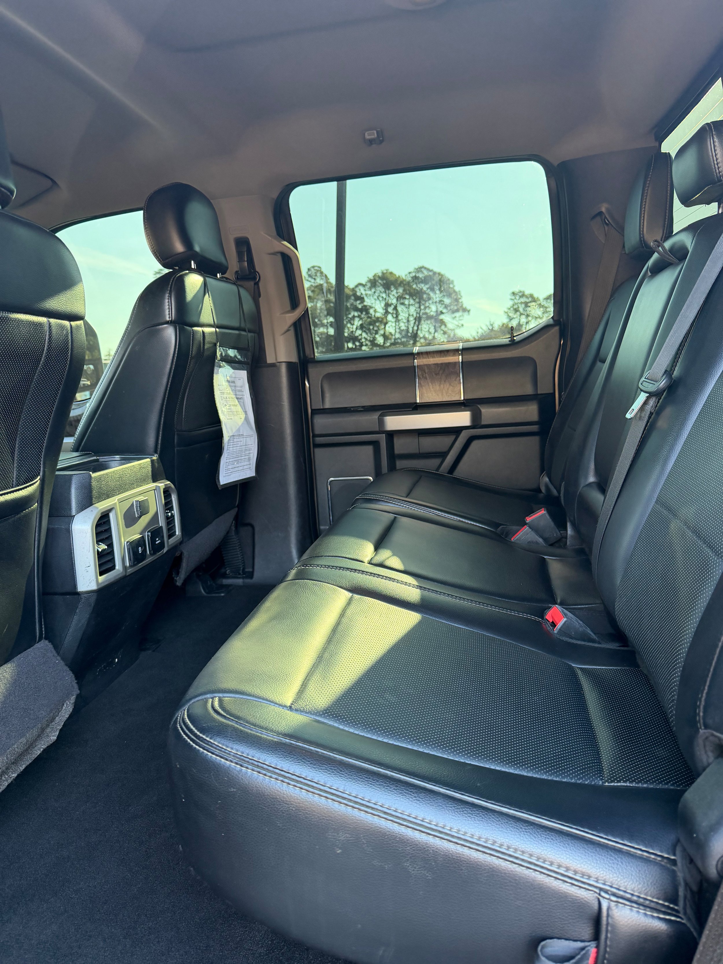 Used 2019 Ford F250 Lariat w/ Chrome Package image 11