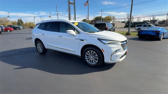 Certified 2023 Buick Enclave Essence image 2