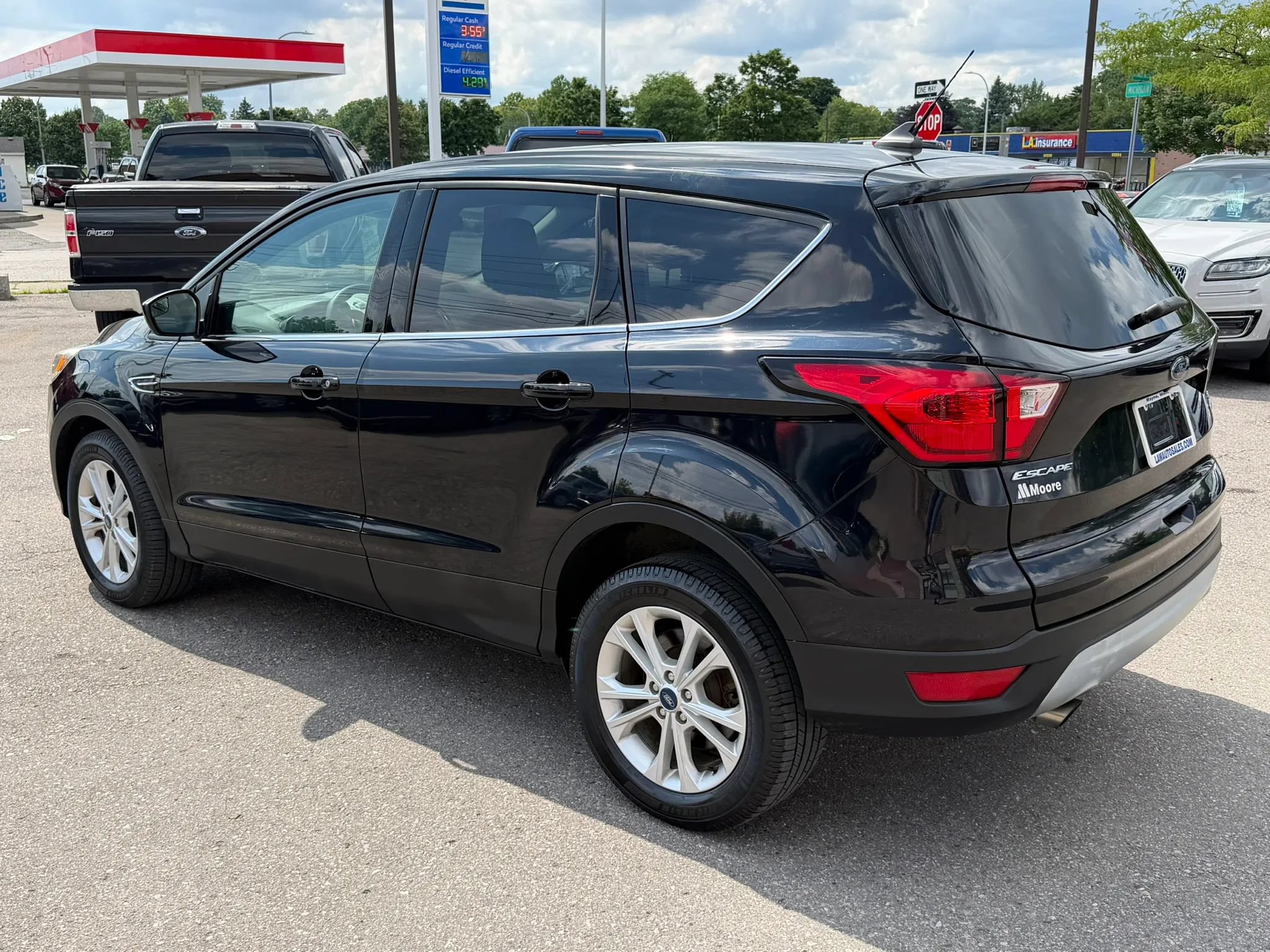 Used 2019 Ford Escape SE FWD image 3