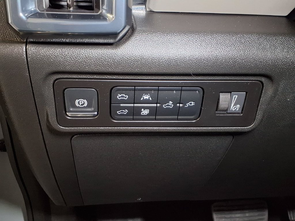 Used 2026 GMC Hummer EV 4x4 Crew Cab w/ Battery Pack, 24 Module Pack image 14